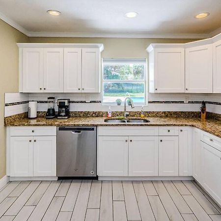 Willa Beautiful Pool House In Old Seminole Heights! Tampa Zewnętrze zdjęcie